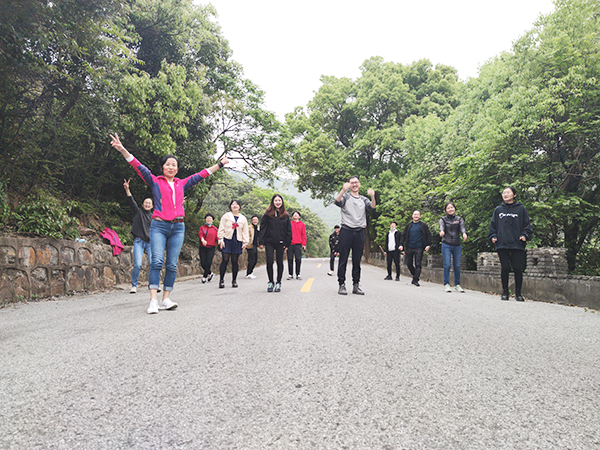 918博天堂环保营销团队西山缥缈峰户外拓展旅游活动之旅