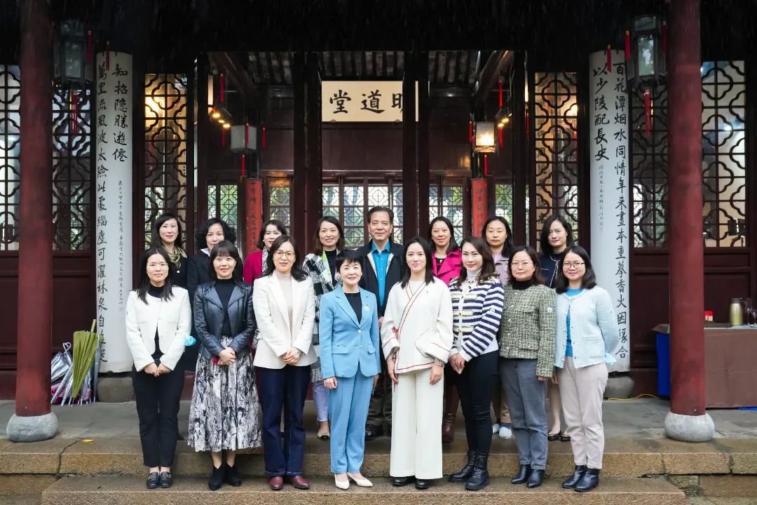 918博天堂董事长常英女士参与园区女性人才创新赋能计划首场沙龙活动合影